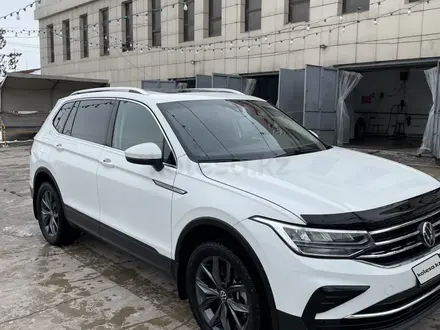 Volkswagen Tiguan 2022 года за 17 500 000 тг. в Шымкент