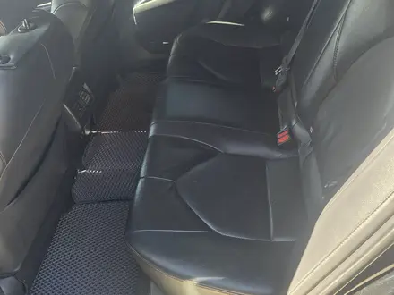 Toyota Camry 2019 года за 9 000 000 тг. в Атырау – фото 5
