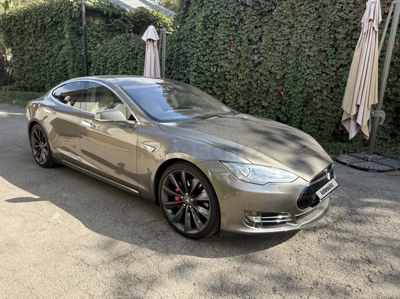 Tesla Model S, 2015