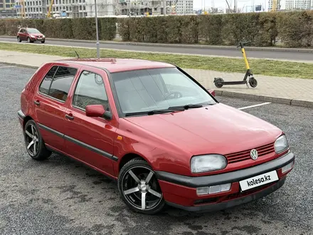 Volkswagen Golf 1995 года за 2 220 000 тг. в Астана