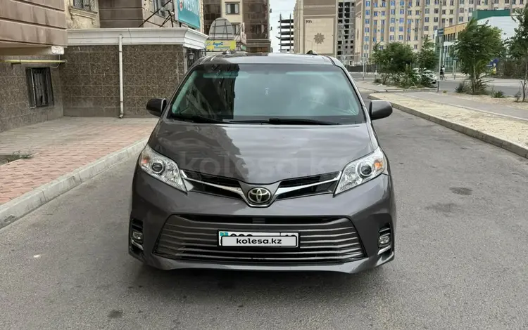Toyota Sienna 2017 года за 13 200 000 тг. в Тараз
