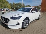 Hyundai Sonata 2023 года за 13 500 000 тг. в Актобе – фото 2