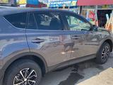 Toyota RAV4 2015 года за 12 500 000 тг. в Петропавловск