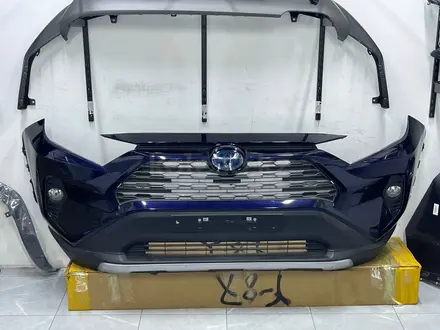 Бампер передний Toyota RAV4 2019-2024 (б’ у) ORIGINAL (в сборе) за 10 000 тг. в Алматы