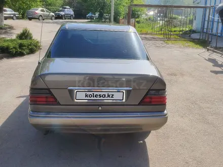 Mercedes-Benz E 280 1993 годаүшін2 350 000 тг. в Алматы – фото 2