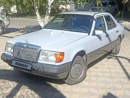Mercedes-Benz E 200 1992 года за 1 300 000 тг. в Уральск