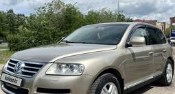 Volkswagen Touareg 2004 года за 5 600 000 тг. в Астана