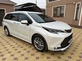 Toyota Sienna 2022 года за 21 500 000 тг. в Кульсары – фото 4