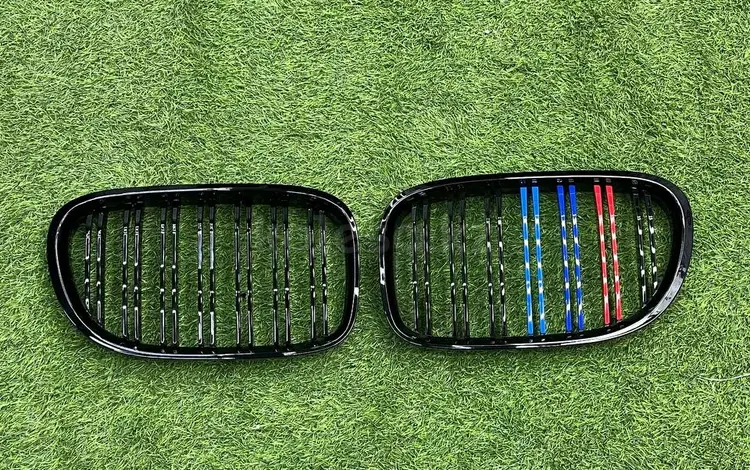 РЕШЕТКА РАДИАТОРА НА BMW F01 за 25 000 тг. в Астана