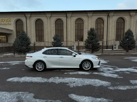 Toyota Camry 2020 года за 17 200 000 тг. в Мерке – фото 18