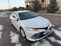 Toyota Camry 2020 года за 17 200 000 тг. в Мерке – фото 3