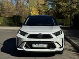 Toyota RAV4 2021 года за 16 500 000 тг. в Астана – фото 2