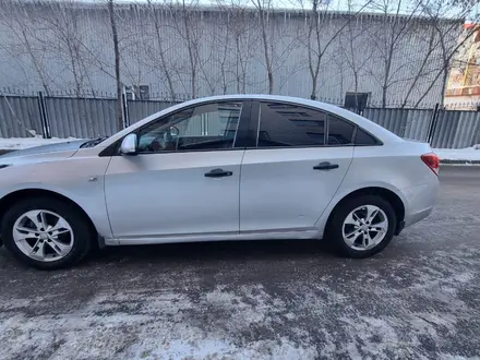 Chevrolet Cruze 2011 года за 3 000 000 тг. в Астана – фото 27