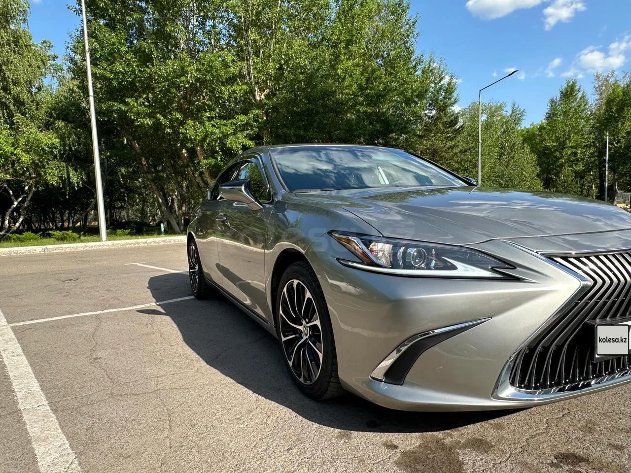 Lexus ES 250 2021 г.