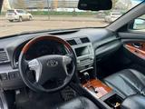 Toyota Camry 2011 года за 7 300 000 тг. в Астана – фото 2