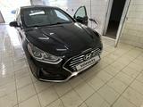 Hyundai Sonata 2017 года за 8 100 000 тг. в Уральск – фото 2