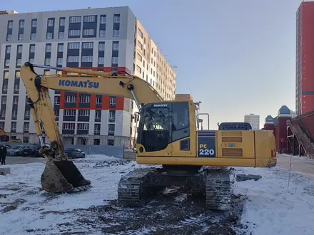 Komatsu  PC220-8 2014 года за 28 000 000 тг. в Костанай