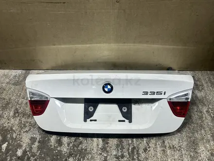 Крышка багажника bmw 3series E90 за 40 000 тг. в Караганда – фото 3