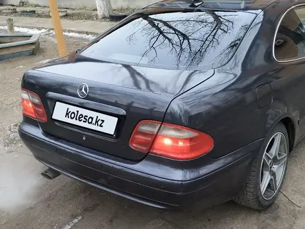 Mercedes-Benz CLK 230 1997 года за 2 500 000 тг. в Астана – фото 4