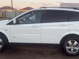 SsangYong Kyron 2014 года за 4 000 000 тг. в Атырау – фото 2