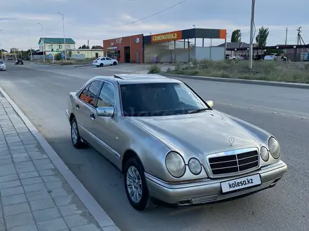 Mercedes-Benz E 230 1996 года за 2 200 000 тг. в Сатпаев – фото 6