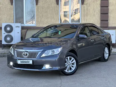 Toyota Camry 2012 года за 6 600 000 тг. в Уральск – фото 2