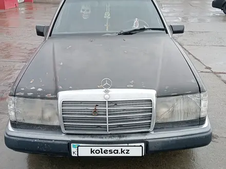 Mercedes-Benz E 200 1990 года за 900 000 тг. в Усть-Каменогорск – фото 7