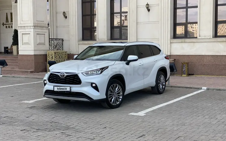 Toyota Highlander 2023 года за 24 500 000 тг. в Караганда