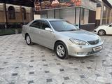 Toyota Camry 2004 года за 5 900 000 тг. в Шымкент – фото 2