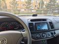 Toyota Camry 2005 года за 6 700 000 тг. в Караганда – фото 13