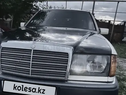 Mercedes-Benz E 200 1993 года за 700 000 тг. в Костанай