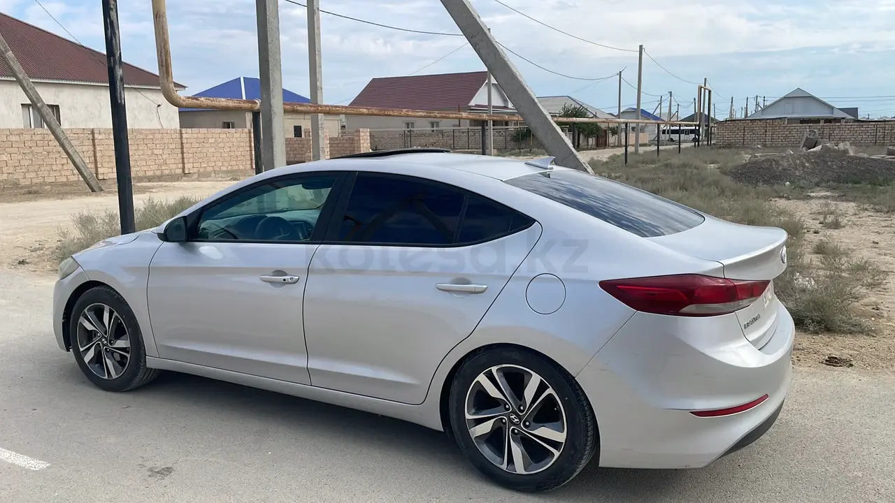 Hyundai Elantra, 2017