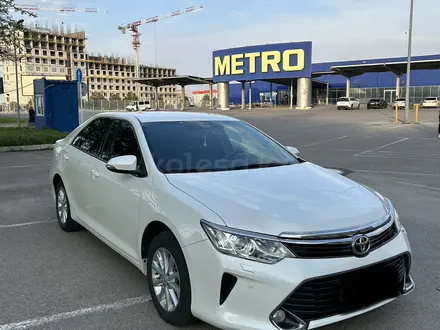 Toyota Camry 2016 года за 13 000 000 тг. в Шымкент – фото 3