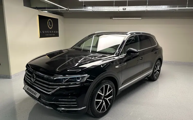 Volkswagen Touareg 2022 года за 30 990 000 тг. в Астана