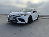 Toyota Camry 2021 года за 14 500 000 тг. в Актау