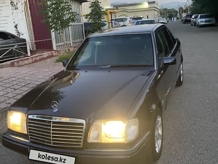 Mercedes-Benz E 280 1994 годаүшін3 000 000 тг. в Алматы