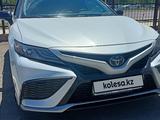 Toyota Camry 2022 года за 16 500 000 тг. в Актау
