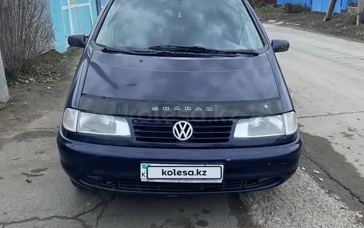 Volkswagen Sharan 1998 годаүшін2 800 000 тг. в Костанай