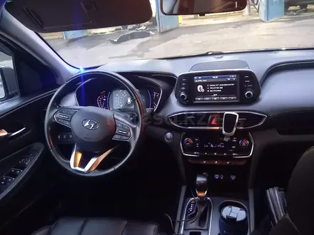 Hyundai Santa Fe 2020 года за 13 000 000 тг. в Алматы – фото 2