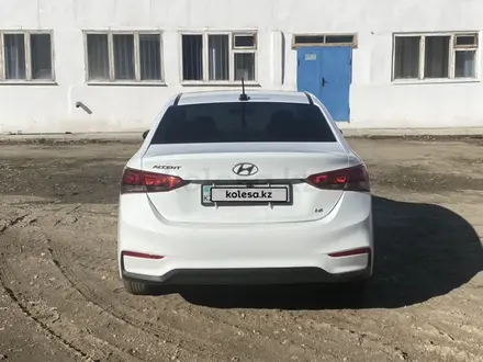 Hyundai Accent 2017 года за 7 300 000 тг. в Актобе – фото 5