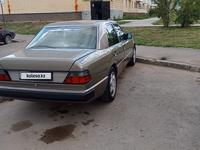 Mercedes-Benz E 230 1990 годаfor1 500 000 тг. в Астана