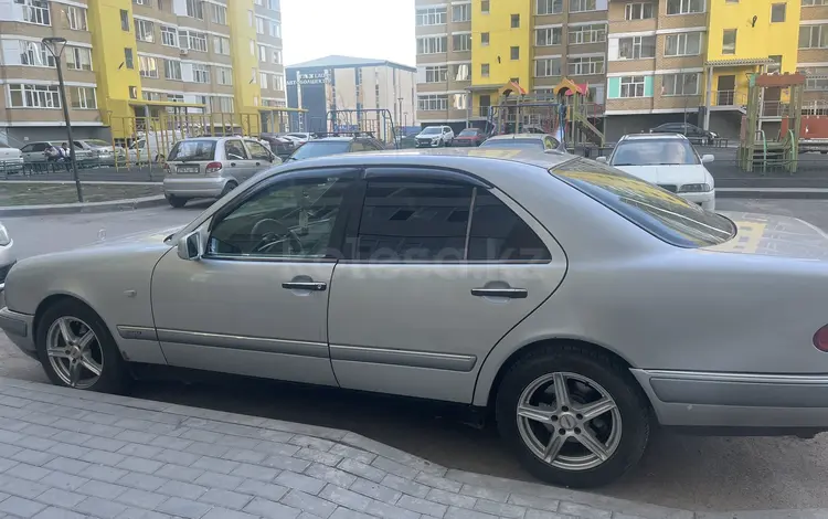 Mercedes-Benz E 280 1997 года за 3 800 000 тг. в Астана