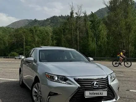 Lexus ES 300h 2013 года за 11 500 000 тг. в Алматы – фото 2