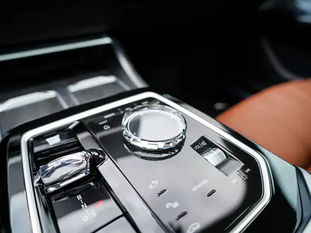 BMW 750 2024 года за 79 000 000 тг. в Алматы – фото 9