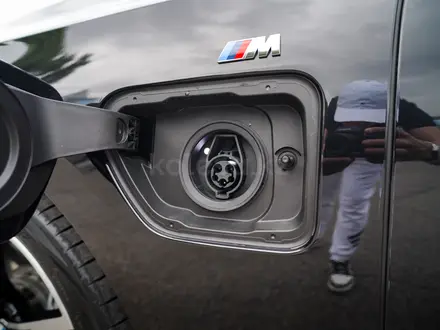 BMW 750 2024 года за 79 000 000 тг. в Алматы – фото 13