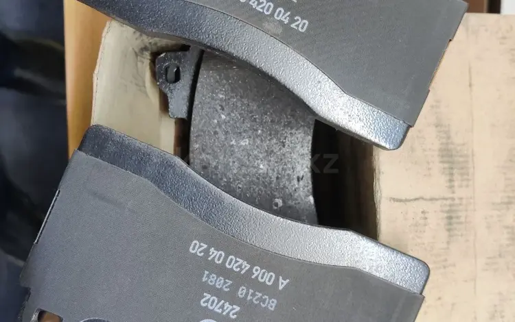 Комплект передних тормозных колодок Mercedes A0064200420үшін30 000 тг. в Астана