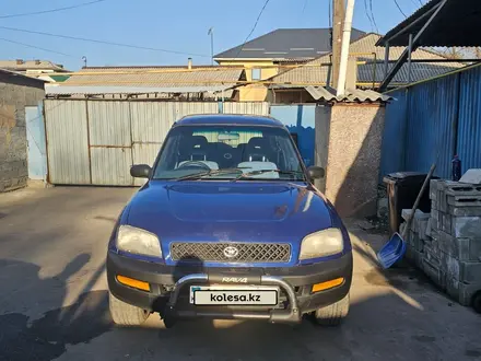 Toyota RAV4 1995 года за 1 900 000 тг. в Алматы – фото 2
