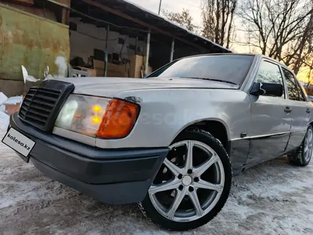 Mercedes-Benz E 260 1992 года за 1 450 000 тг. в Алматы – фото 2