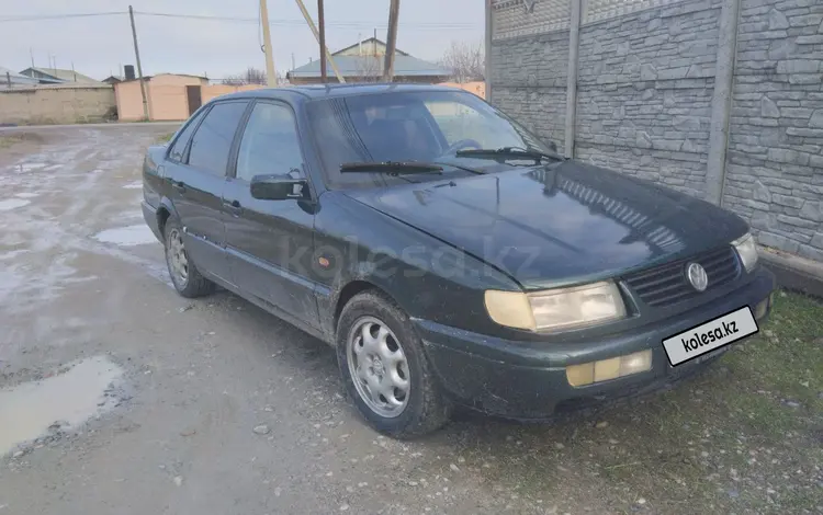 Volkswagen Passat 1995 годаүшін1 100 000 тг. в Тараз