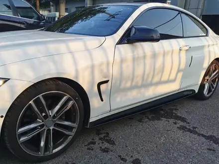 Боковые лезвие на пороги BMW F32, F33, F36 за 45 000 тг. в Астана